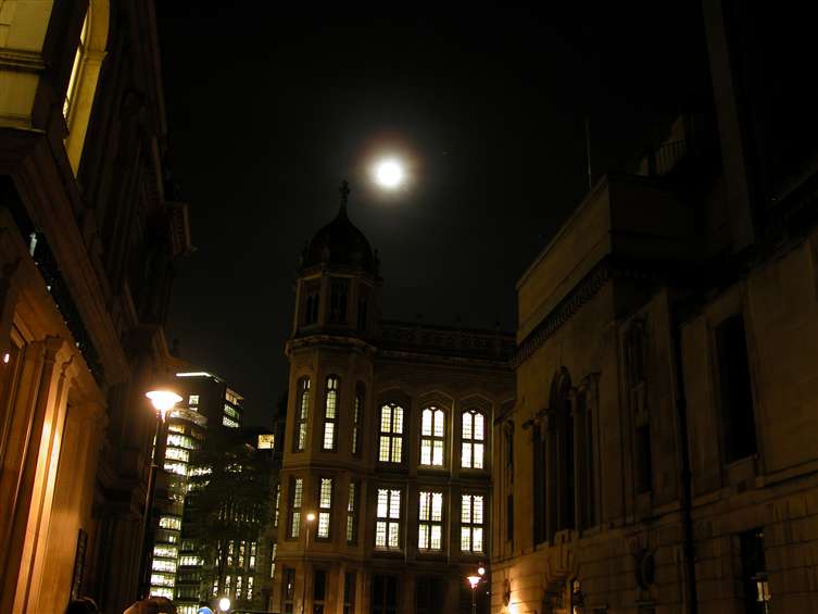 The Hunters Moon over Holborn - 14th Nov 2008